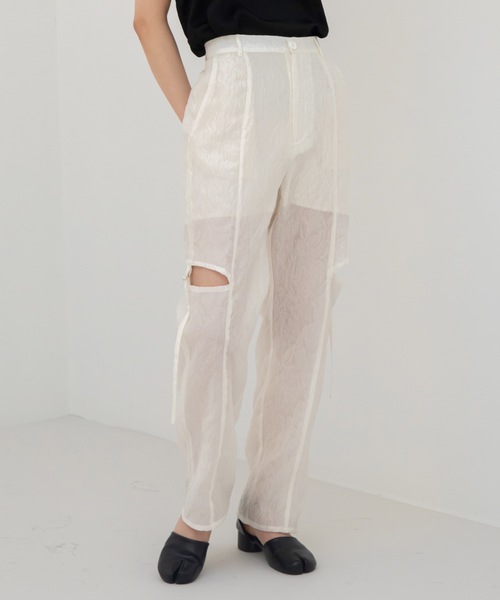 VACANCY（ヴァカンシー）の「カットスリットシガレットパンツ（その他パンツ・レディース・グレー/アイボリー/ブラック・MEDIUM/LARGE/SMALL）」の4枚目の写真