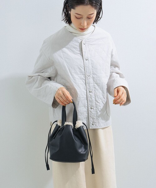 Ray BEAMS（レイビームス）の「Ray BEAMS / リバーシブル ボア バッグ（ショルダーバッグ・レディース・ブラック/ベージュ・ONE SIZE）」の6枚目の写真