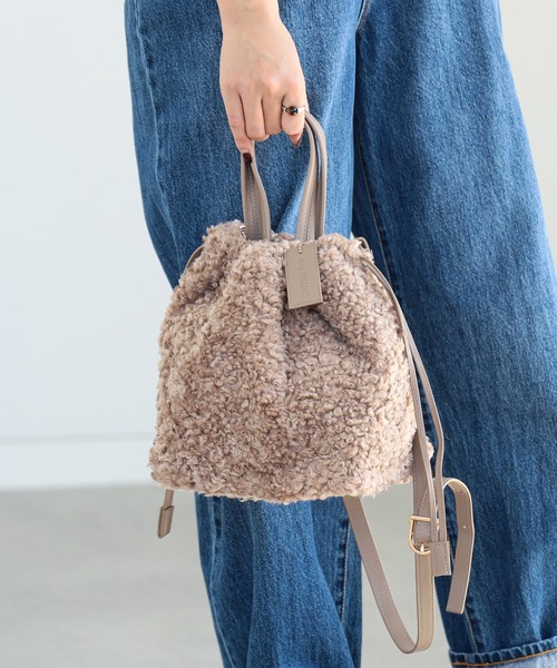 Ray BEAMS（レイビームス）の「Ray BEAMS / リバーシブル ボア バッグ（ショルダーバッグ・レディース・ブラック/ベージュ・ONE SIZE）」の2枚目の写真