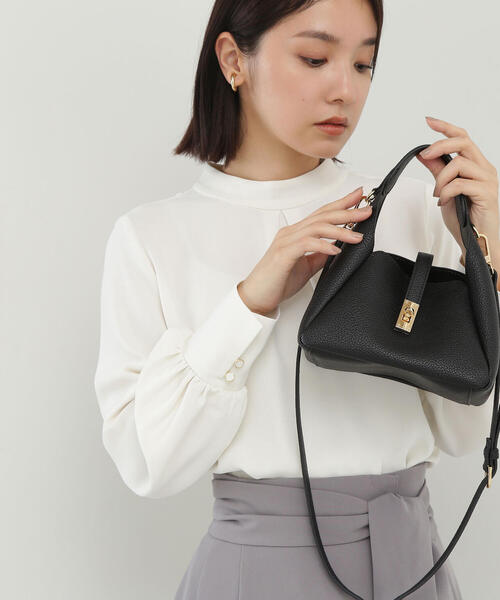 NATURAL BEAUTY BASIC(ナチュラルビューティーベーシック)の「◇【Oggi11月号掲載】トライアングルミニトート(トートバッグ・レディース・ブラウン/オフホワイト/ゴールド/ベージュ/ブラック・フリ-)」の12枚目の写真