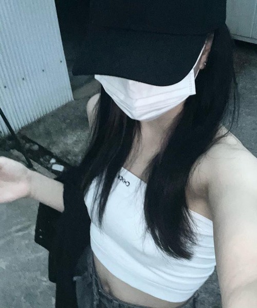 Chick(チック)の「【CHICK ORIGINAL】ワンポイント刺繍 リブベアトップ/チューブトップ 2WAY(キャミソール・レディース・ホワイト/ブラック・FREE)」の3枚目の写真