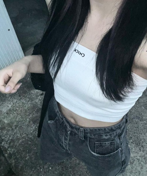 Chick(チック)の「【CHICK ORIGINAL】ワンポイント刺繍 リブベアトップ/チューブトップ 2WAY(キャミソール・レディース・ホワイト/ブラック・FREE)」の16枚目の写真