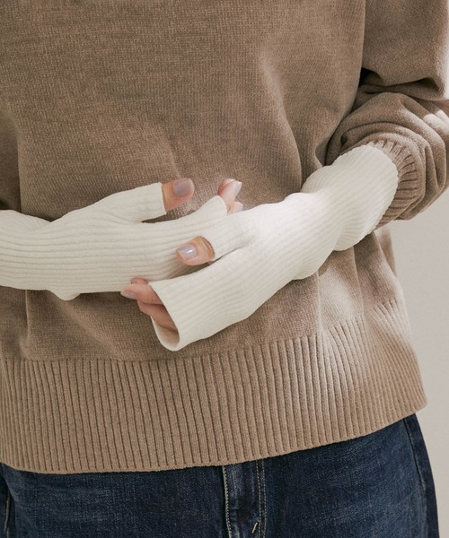 SALON adam et rope'（サロン アダム エ ロペ）の「アームウォーマー -CreamyCotton /クリーミーコットン-（手袋・レディース・パープル/ホワイト/グレー/ブラック系その他・FREE）」の13枚目の写真