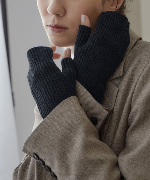 SALON adam et rope'（サロン アダム エ ロペ）の「アームウォーマー -CreamyCotton /クリーミーコットン-（手袋・レディース・パープル/ホワイト/グレー/ブラック系その他・FREE）」の5枚目の写真