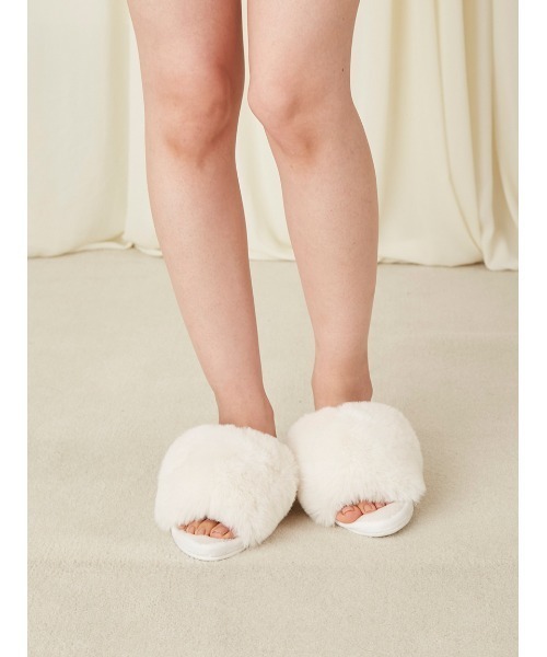 SNIDEL HOME(スナイデルホーム)の「ローヒールボリュームファースリッパ(ルームシューズ/スリッパ・レディース・ホワイト/ピンク/モカ・FREE)」の10枚目の写真