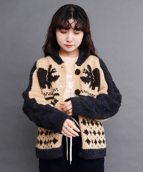 I am I in fact...（アイアムアイインファクト）の「Triceratops JQ ニットジャージブルゾン《WEB限定カラー：ベージュ》（カーディガン/ボレロ・レディース・ベージュ/レッド/ブラック・FREE）」の15枚目の写真