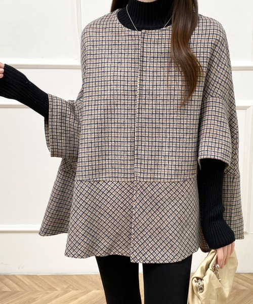 ABITOKYO（アビトーキョー）の「ビックシルエットチェック柄ドルマン ポンチョ（ポンチョ・レディース・グレー系その他2/グレー系その他/ブラック系その他/ベージュ/モカ/ブラック/ブルーグレー/アイボリー/グレイッシュベージュ/チャコールグレー/ベージュ系その他/ブラック系その他2/ブラウン系その他/グレー系その他3・L/M）」の13枚目の写真