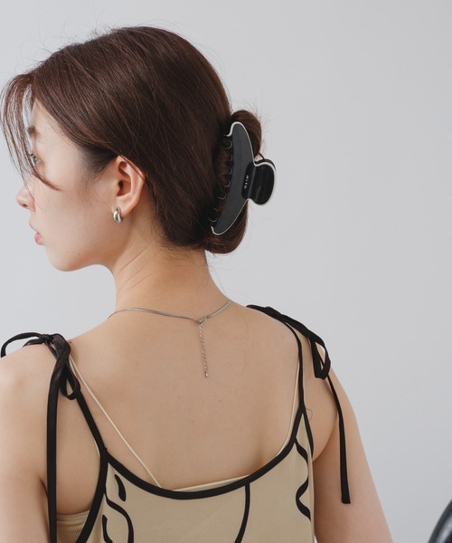 Kastane（カスタネ）の「【新色追加】fiw.ロゴバンスクリップ（バレッタ/ヘアクリップ・レディース・アイボリー/ブラック/グレー/ピンクベージュ/ピンク系その他/ライム/ライトグレー/ブルー系その他/ダークグリーン/ダークブラウン・FREE）」の18枚目の写真