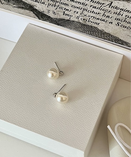 LA VORAGINE(ラ ヴォラジネ)の「金属アレルギー対応エコパールピアス(ピアス(両耳用)・レディース・ホワイト・FREE)」の4枚目の写真