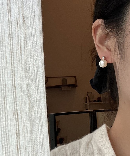 LA VORAGINE(ラ ヴォラジネ)の「金属アレルギー対応エコパールピアス(ピアス(両耳用)・レディース・ホワイト・FREE)」の3枚目の写真