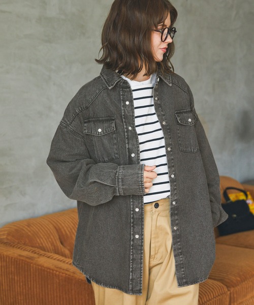 MONO-MART LADY'S(モノマートレディース)の「ビンテージライクライトオンスデニムビッグシャツ(シャツ/ブラウス・レディース・グレー/ブルー/インディゴブルー・FREE)」の6枚目の写真