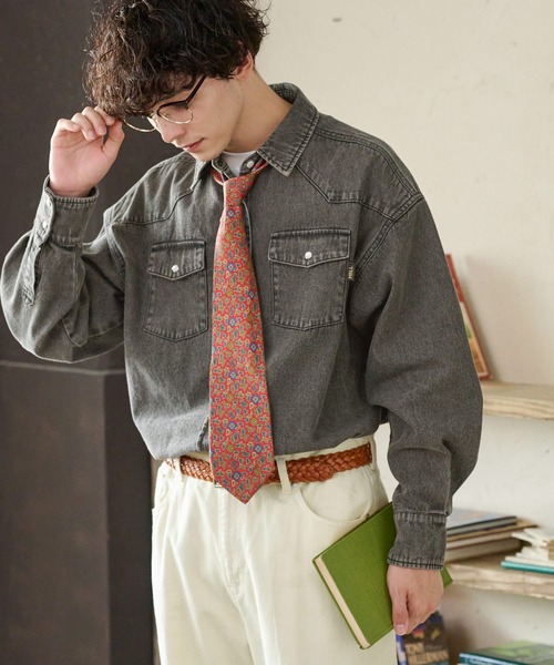 MONO-MART LADY'S(モノマートレディース)の「ビンテージライクライトオンスデニムビッグシャツ(シャツ/ブラウス・レディース・グレー/ブルー/インディゴブルー・FREE)」の19枚目の写真