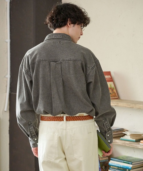 MONO-MART LADY'S(モノマートレディース)の「ビンテージライクライトオンスデニムビッグシャツ(シャツ/ブラウス・レディース・グレー/ブルー/インディゴブルー・FREE)」の21枚目の写真