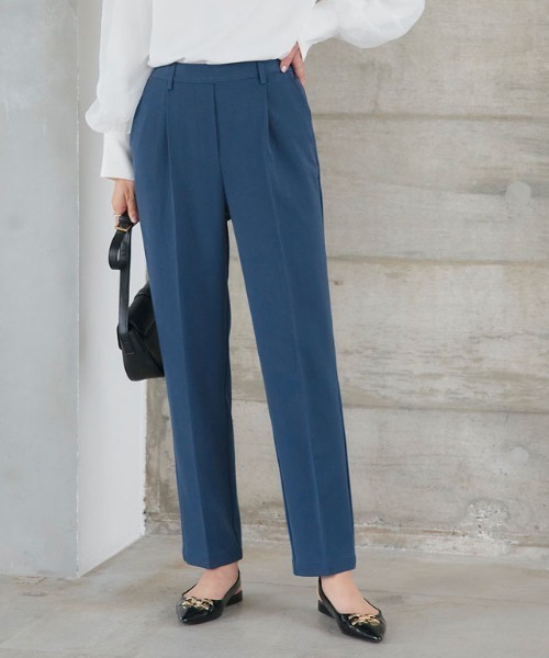 Pierrot（ピエロ）の「高見えゆるテーパードパンツ（スラックス・レディース・アイボリー/グレイッシュベージュ/チャコール/ブルーグリーン/ブラック/ダークネイビー/グリーン系その他/ライトイエロー/ベージュ/スモークピンク/インディゴブルー/グレー系その他/グリーン系その他2/グレー系その他2/ベージュ系その他/モカ/ライトベージュ・PL/TL/PS/S/M/TM/L/TLL/LL/PM）」の13枚目の写真