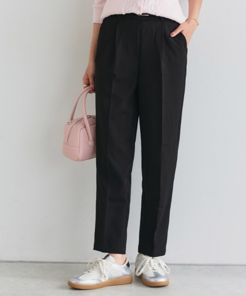 Pierrot（ピエロ）の「高見えゆるテーパードパンツ（スラックス・レディース・アイボリー/グレイッシュベージュ/チャコール/ブルーグリーン/ブラック/ダークネイビー/グリーン系その他/ライトイエロー/ベージュ/スモークピンク/インディゴブルー/グレー系その他/グリーン系その他2/グレー系その他2/ベージュ系その他/モカ/ライトベージュ・PL/TL/PS/S/M/TM/L/TLL/LL/PM）」の3枚目の写真