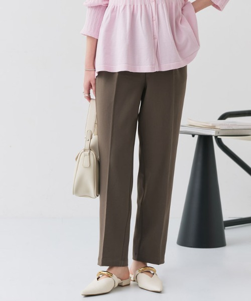 Pierrot（ピエロ）の「高見えゆるテーパードパンツ（スラックス・レディース・アイボリー/グレイッシュベージュ/チャコール/ブルーグリーン/ブラック/ダークネイビー/グリーン系その他/ライトイエロー/ベージュ/スモークピンク/インディゴブルー/グレー系その他/グリーン系その他2/グレー系その他2/ベージュ系その他/モカ/ライトベージュ・PL/TL/PS/S/M/TM/L/TLL/LL/PM）」の6枚目の写真