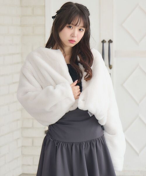 ems excite（エムズエキサイト）の「【リバイバル】ノーカラーFファーJK（ブルゾン・レディース・ブラック/ライトグレー/ナチュラル/ブルー/アイボリー/ダークグレー/アニマル/ブラウン・FREE）」の18枚目の写真