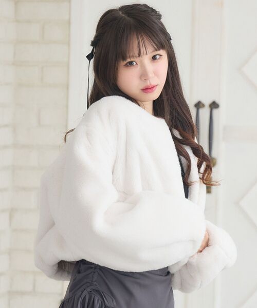 ems excite（エムズエキサイト）の「【リバイバル】ノーカラーFファーJK（ブルゾン・レディース・ブラック/ライトグレー/ナチュラル/ブルー/アイボリー/ダークグレー/アニマル/ブラウン・FREE）」の19枚目の写真