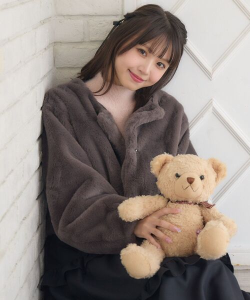 ems excite（エムズエキサイト）の「【リバイバル】ノーカラーFファーJK（ブルゾン・レディース・ブラック/ライトグレー/ナチュラル/ブルー/アイボリー/ダークグレー/アニマル/ブラウン・FREE）」の9枚目の写真