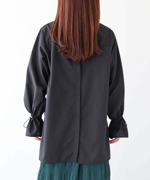 vingtrois（バントロア）の「【vingtrois】カーブデザインバックスリットシャツ（シャツ/ブラウス・レディース・オフホワイト/杢グレー/ブラック・M）」の22枚目の写真