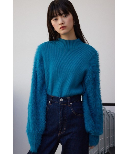 AZUL by moussy（アズールバイマウジー）の「シャギースリーブニットトップス（ニット/セーター・レディース・ライトグレー/ブルー/ブラック/オフホワイト・MEDIUM/SMALL）」の6枚目の写真