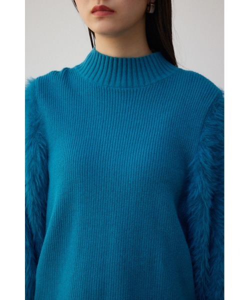 AZUL by moussy（アズールバイマウジー）の「シャギースリーブニットトップス（ニット/セーター・レディース・ライトグレー/ブルー/ブラック/オフホワイト・MEDIUM/SMALL）」の11枚目の写真