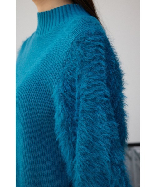 AZUL by moussy（アズールバイマウジー）の「シャギースリーブニットトップス（ニット/セーター・レディース・ライトグレー/ブルー/ブラック/オフホワイト・MEDIUM/SMALL）」の12枚目の写真