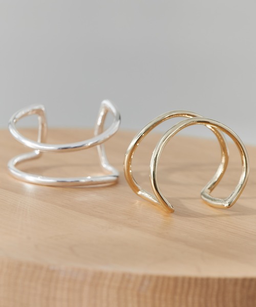 anuans(アニュアンス)の「ワイドウェーブバングル(バングル/リストバンド・レディース・ゴールド/シルバー・FREE)」の4枚目の写真