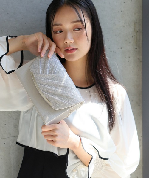 PourVous(プールヴー)の「ラメカシュクールクラッチバッグ 結婚式 同窓会 オケージョン お呼ばれ(クラッチバッグ・レディース・ベージュ/シルバー/ブラック・FREE)」の3枚目の写真