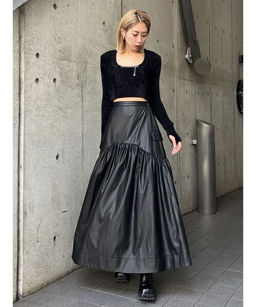 EMODA(エモダ)の「【WEB限定】フェイクレザーロングスカート(スカート・レディース・ブラック・SMALL/MEDIUM)」の7枚目の写真