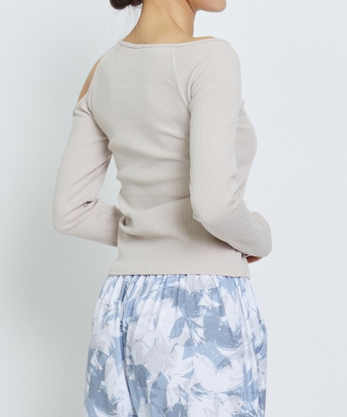 Julier Yoga and Relax（ジュリエヨガアンドリラックス）の「Julier リブロングスリーブプルオーバー/パット付き（その他トップス・レディース・ピンクベージュ/オフホワイト/ネイビー/ライトカーキ・1/0）」の18枚目の写真