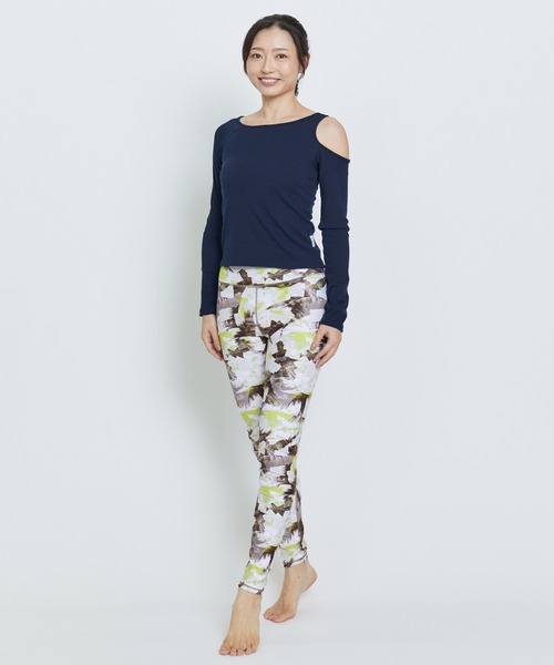 Julier Yoga and Relax（ジュリエヨガアンドリラックス）の「Julier リブロングスリーブプルオーバー/パット付き（その他トップス・レディース・ピンクベージュ/オフホワイト/ネイビー/ライトカーキ・1/0）」の12枚目の写真