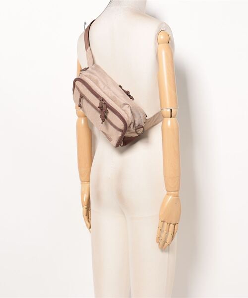 COLEMAN(コールマン)の「ウォーカーポーチ(ヘリンボーン・バターナッツ・アイスホワイト)(ボディバッグ/ウエストポーチ・レディース・グレー系その他/ホワイト系その他/ブラウン系その他・2L)」の9枚目の写真