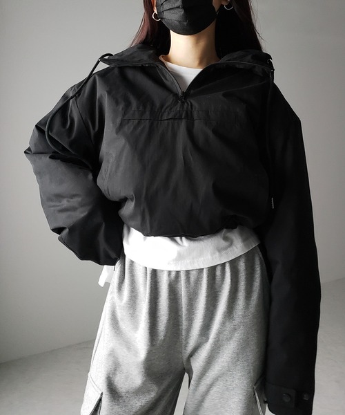 me+em select（ミームセレクト）の「【 裾絞り可能な２WAY 】ハーフジップフーディ中綿ショートアノラックパーカー（その他アウター・レディース・ブラック/アイボリー・FREE）」の21枚目の写真