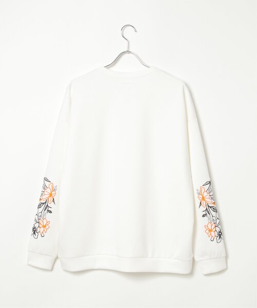 NO NEED(ノーニード)の「袖フラワー刺繍 クルーネックスウェット(スウェット・メンズ・ホワイト/ブラック・M/L)」の5枚目の写真
