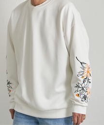 NO NEED | 袖フラワー刺繍 クルーネックスウェット(スウェット)