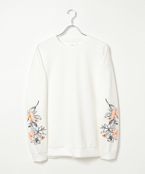 NO NEED(ノーニード)の「袖フラワー刺繍 クルーネックスウェット(スウェット・メンズ・ホワイト/ブラック・M/L)」の19枚目の写真