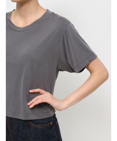 LAGUNAMOON（ラグナムーン）の「クロップドカットトップス（Tシャツ/カットソー・レディース・クリーム/チャコールグレー/アイボリー・FREE）」の9枚目の写真