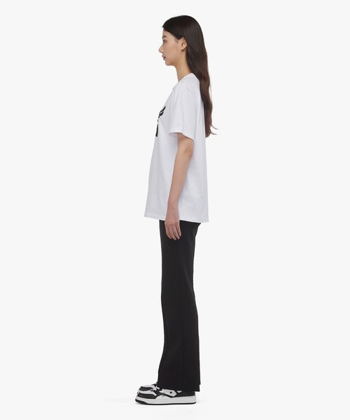 MCM(エムシーエム)の「ローレル ロゴ プリント Tシャツ - オーガニック コットン(Tシャツ/カットソー・メンズ・ブラウン/ホワイト/ブラック・X-LARGE/LARGE/MEDIUM/SMALL)」の14枚目の写真