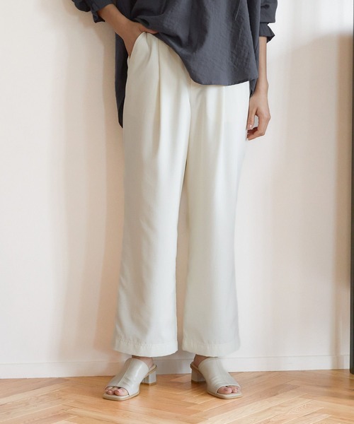 Elura(エルーラ)の「ヴィンテージ風ワイドパンツ/113344(その他パンツ・レディース・ホワイト/ベージュ・MEDIUM/LARGE)」の2枚目の写真