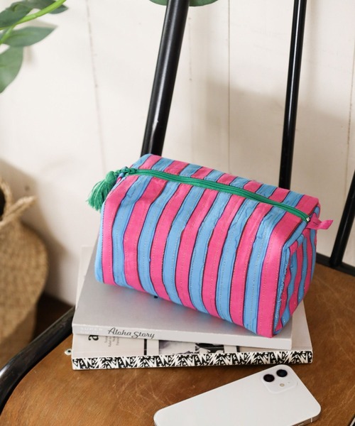 BAYFLOW（ベイフロー）の「[マチたっぷりで収納力◎]【Asante sana】スクエアポーチ（ポーチ・レディース・ブルー/ネイビー/イエロー/ベージュ/ホワイト/ピンク・0）」の6枚目の写真