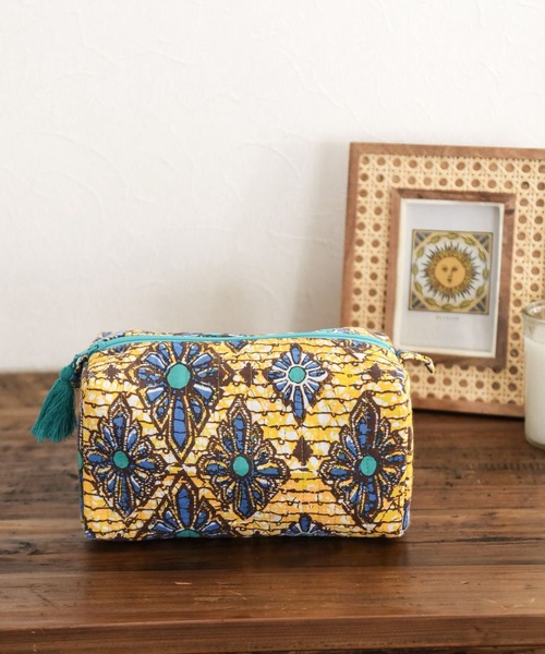 BAYFLOW（ベイフロー）の「[マチたっぷりで収納力◎]【Asante sana】スクエアポーチ（ポーチ・レディース・ブルー/ネイビー/イエロー/ベージュ/ホワイト/ピンク・0）」の5枚目の写真