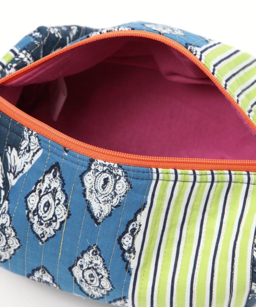 BAYFLOW（ベイフロー）の「[マチたっぷりで収納力◎]【Asante sana】スクエアポーチ（ポーチ・レディース・ブルー/ネイビー/イエロー/ベージュ/ホワイト/ピンク・0）」の21枚目の写真