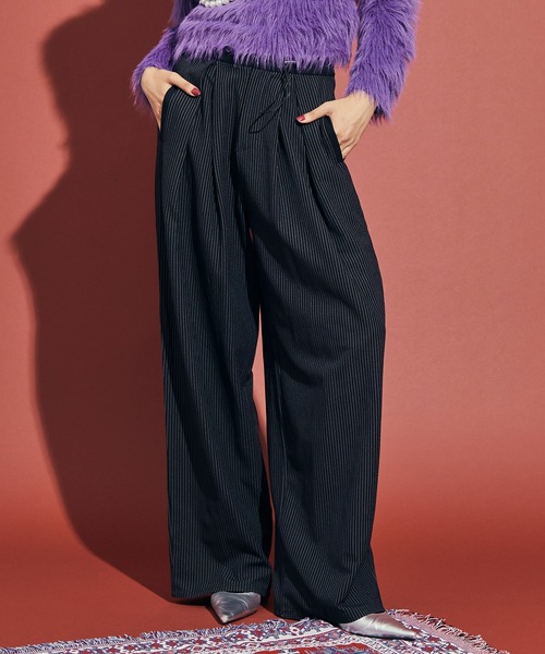 uyu.（ウユ）の「Drawstring Striped Wide Pants / ドロストストライプワイドパンツ【uyu./ウユ】（スラックス・レディース・ブラック/グレー・M/S）」の2枚目の写真