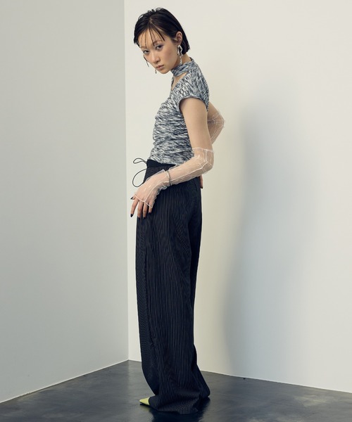 uyu.（ウユ）の「Drawstring Striped Wide Pants / ドロストストライプワイドパンツ【uyu./ウユ】（スラックス・レディース・ブラック/グレー・M/S）」の5枚目の写真