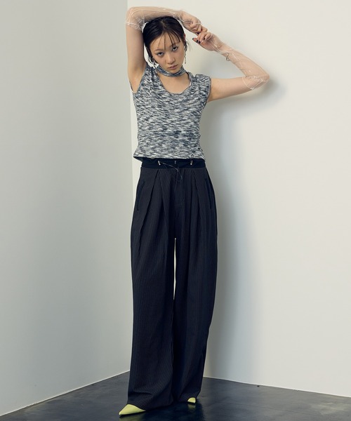 uyu.（ウユ）の「Drawstring Striped Wide Pants / ドロストストライプワイドパンツ【uyu./ウユ】（スラックス・レディース・ブラック/グレー・M/S）」の3枚目の写真