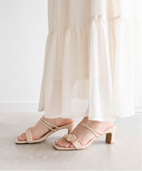 RANDA(ランダ)の「ビジュー×ギャザー ミュールサンダル(サンダル・レディース・ピンクゴールド/アイボリー/ブラック・L/M/S/LL)」の6枚目の写真
