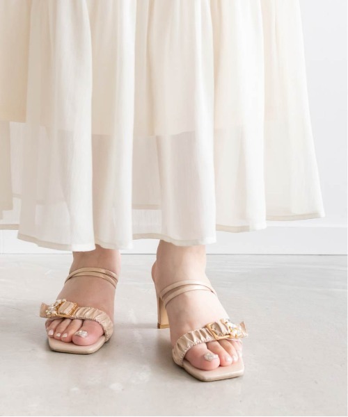RANDA(ランダ)の「ビジュー×ギャザー ミュールサンダル(サンダル・レディース・ピンクゴールド/アイボリー/ブラック・L/M/S/LL)」の8枚目の写真