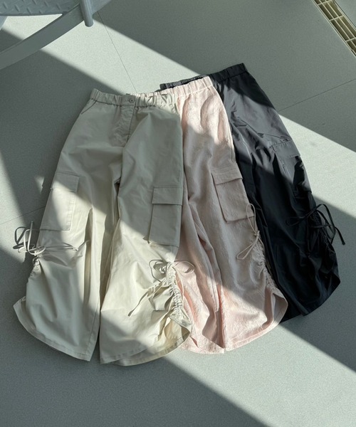 one after another NICE CLAUP(ワンアフターアナザーナイスクラップ)の「サイドドロストカーゴパンツ(カーゴパンツ・レディース・ピンク/アイボリー/チャコールグレー・FREE)」の6枚目の写真