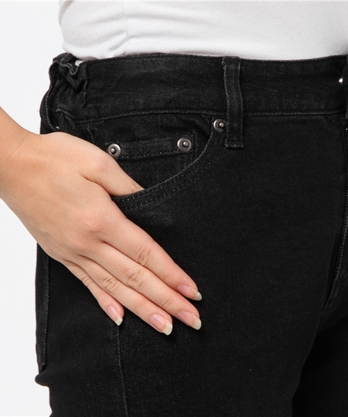 PUNYUS（プニュズ）の「デニムスキニーパンツ（デニムパンツ・レディース・ダークインディゴブルー/インディゴブルー/ブラック/ブラック系その他/ライトインディゴブルー・2/3/1/4）」の13枚目の写真